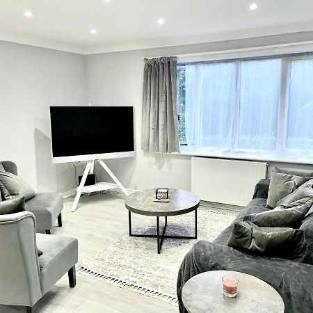 Lovely 1 Bed Apartment, 15Mins From Central London Exterior foto